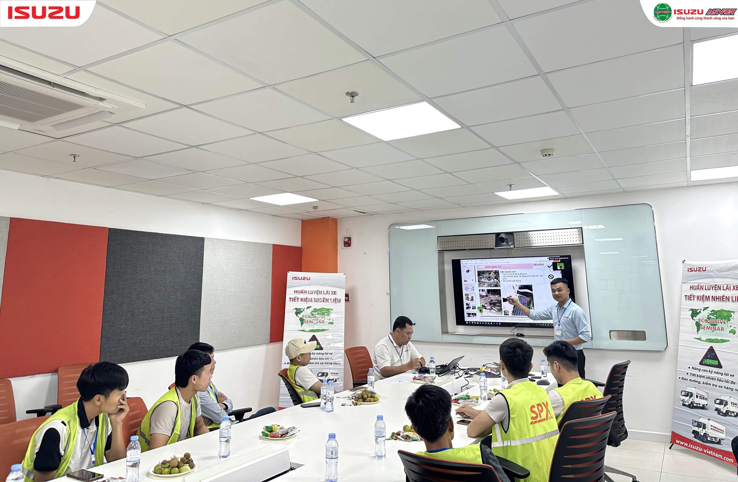Đội ngũ lái xe SPX EXPRESS tham gia chương trình đào tạo