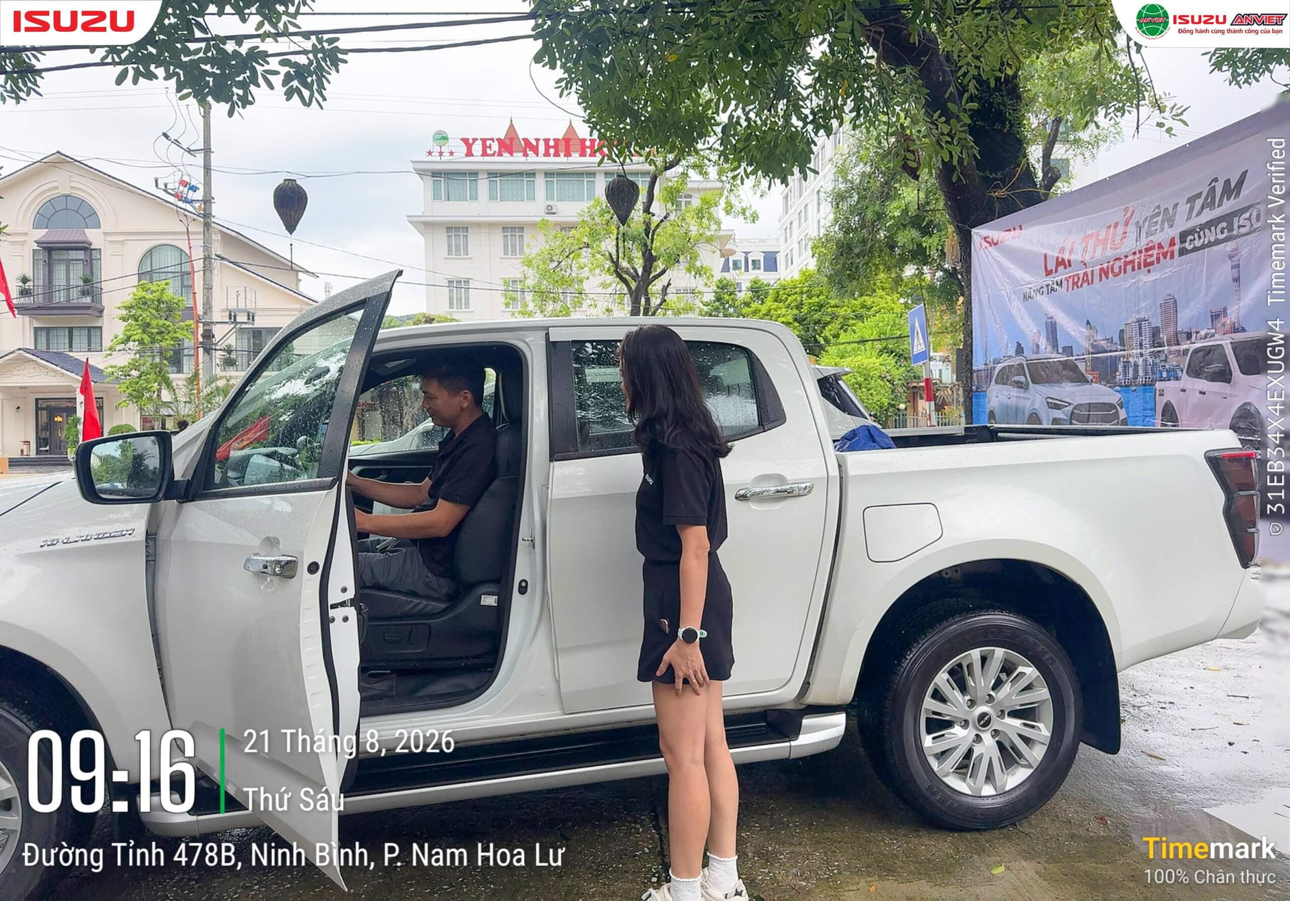 Ảnh khách hàng tham gia lái thử xe thực tế